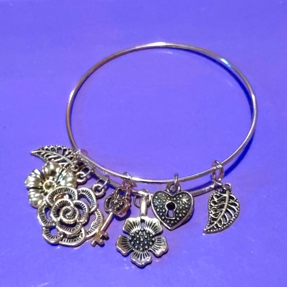 Charm bracelet